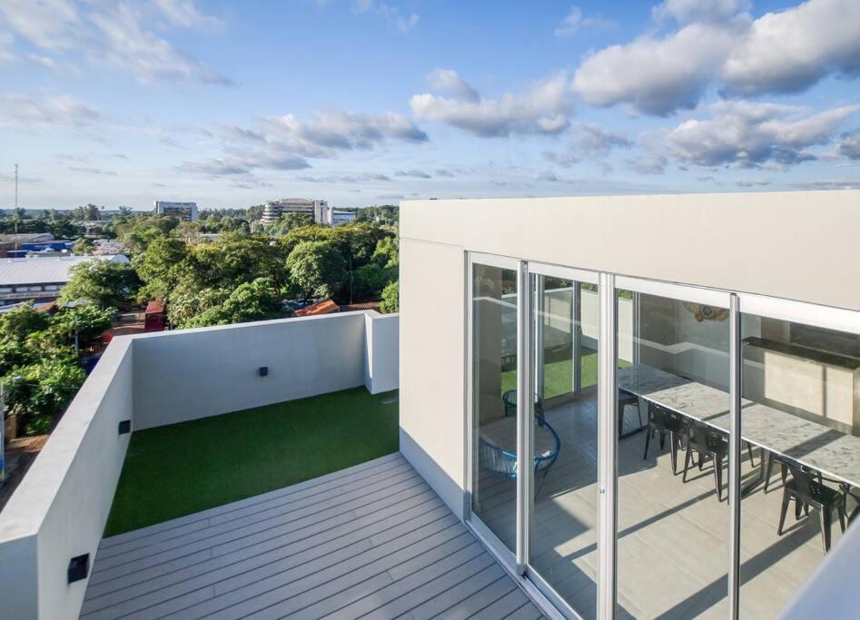 A Estrenar! Apartamento Con Pileta Zona Aeropuerto Wifi 200Mg อะซุนซิออง ภายนอก รูปภาพ